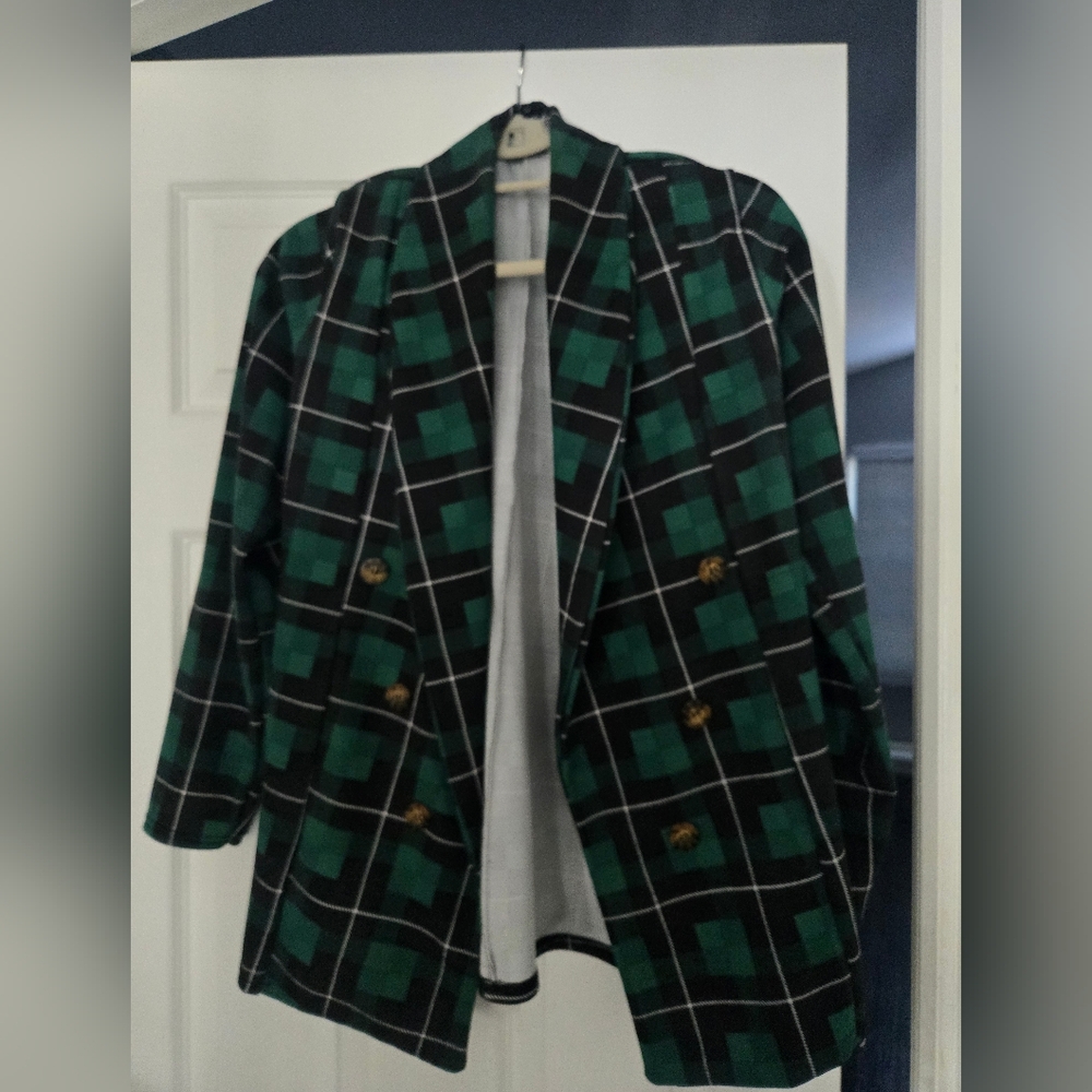 Blazer - Picture 3 of 3